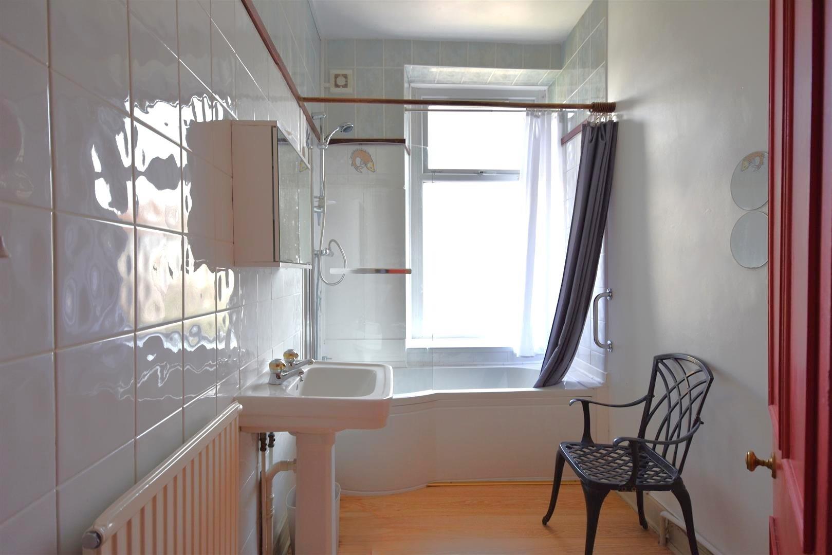 Flat 3, 68 Windsor Road, Penarth, CF64 1JJ